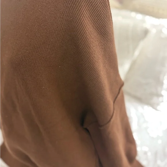 Elegant Brown Crew Neck Sweater - Picture 13 of 13